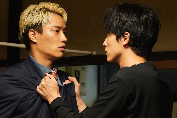 鈴木伸之、杉野遥亮 「恋です!~ヤンキー君と白杖ガール~」第5話より(C)日本テレビ