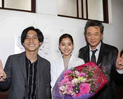 新木優子、錦戸亮&船越英一郎から花束「トレース」クランクアップで「お二人に本当に助けて頂いた」