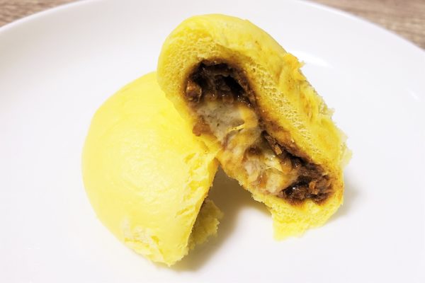 ファミマ チーズカレーまん