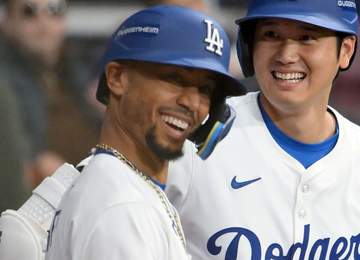 ドジャース ベッツが19試合ぶりの14号先制ソロ！ベンチで思わず笑みこぼす 今季不振のスタープレーヤー 6番降格で奮起の一撃