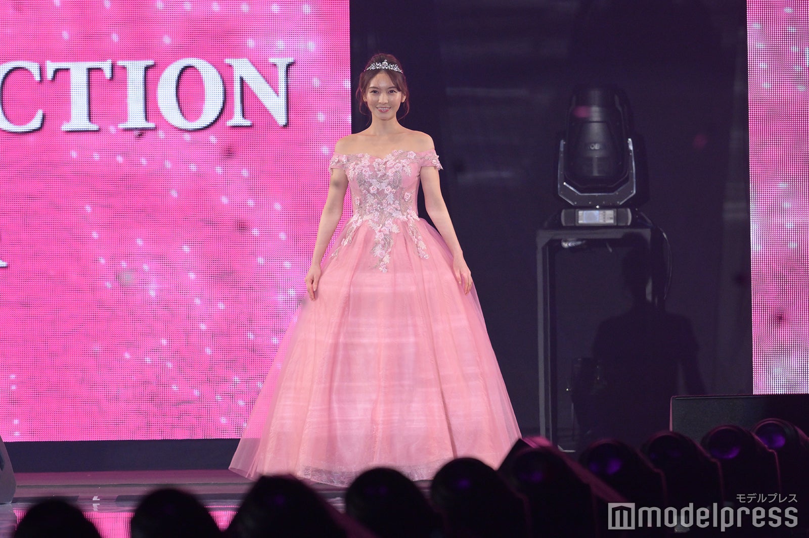 （C）モデルプレス