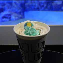 タピオカ入り「月とクラゲココア」580円 (税込み)/画像提供:すみだ水族館
