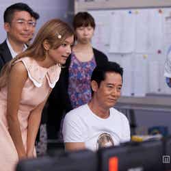 ローラ、山下真司/ソニー・ブルーレイ新CM「ローラにジャンプ」篇メイキングショット