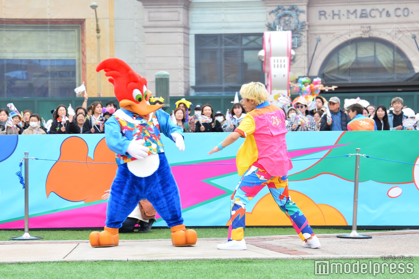 「NO LIMIT！ パレード ～Discover U！！！ バージョン～（C）モデルプレス