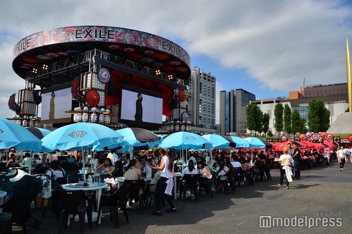 居酒屋えぐざいるpark 18 はメンバーコラボメニューが大幅増 360度特大モニターも臨場感満点 女子旅プレス