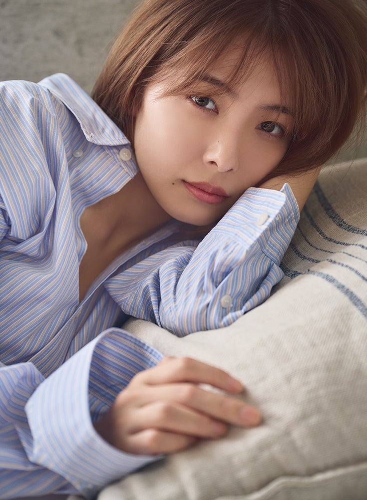 「寺本莉緒2022年カレンダー」（提供写真）