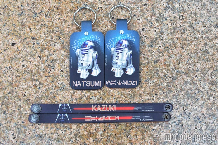 キーチェーン、ブレスレットも「スター・ウォーズ」モチーフに(C)モデルプレス