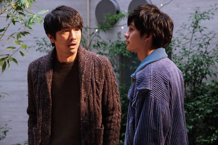 眞島秀和、北村匠海/「隣の家族は青く見える」第3話より(C)フジテレビ