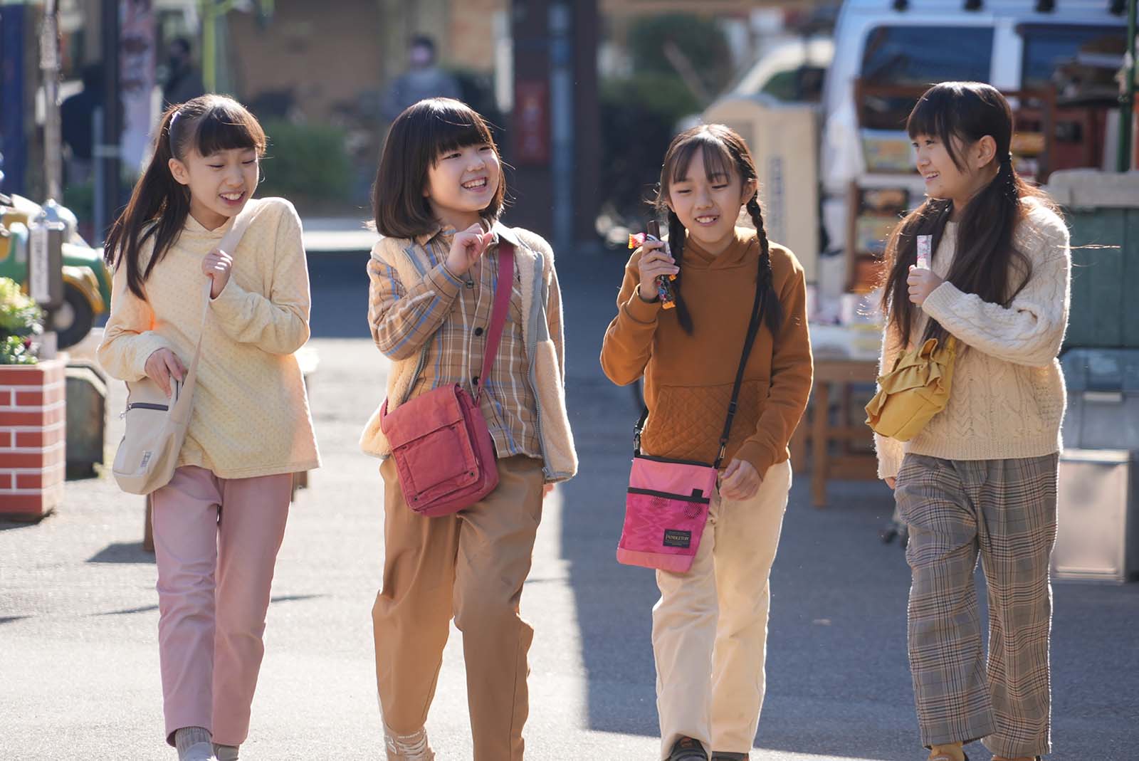 小吹奈合緒、和田愛海、前田織音、板垣樹「ブラッシュアップライフ」第8話より（C）日本テレビ