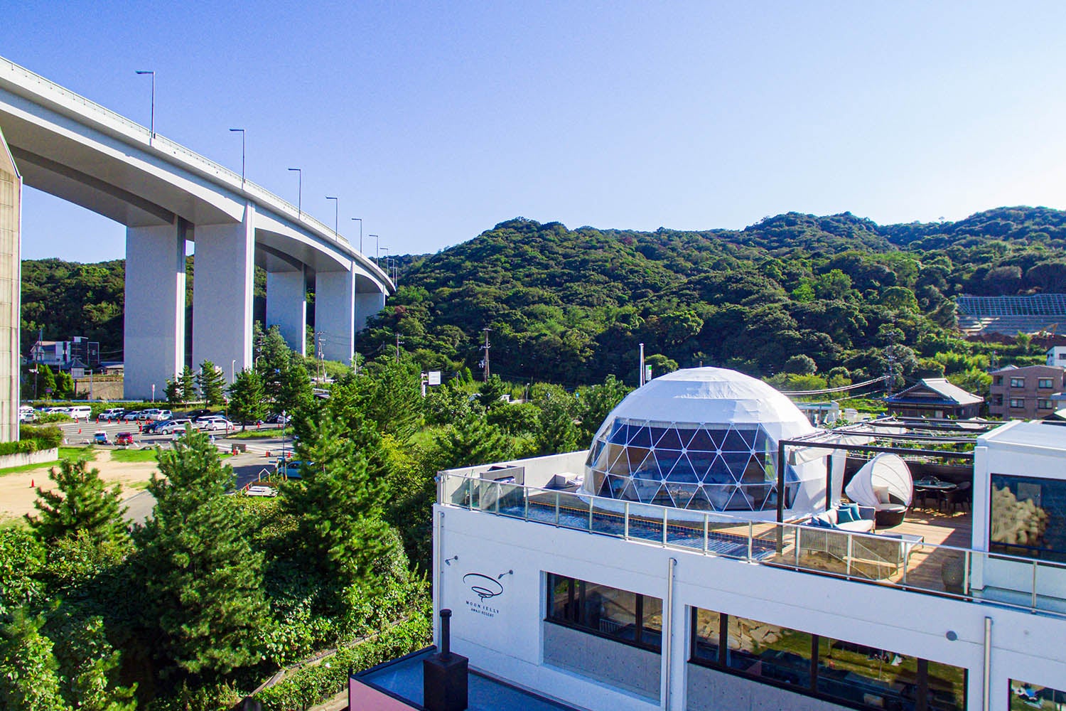 AWAJI GLAMPING BEACH VILLA SAZANAMI／画像提供：ブッキングリゾート