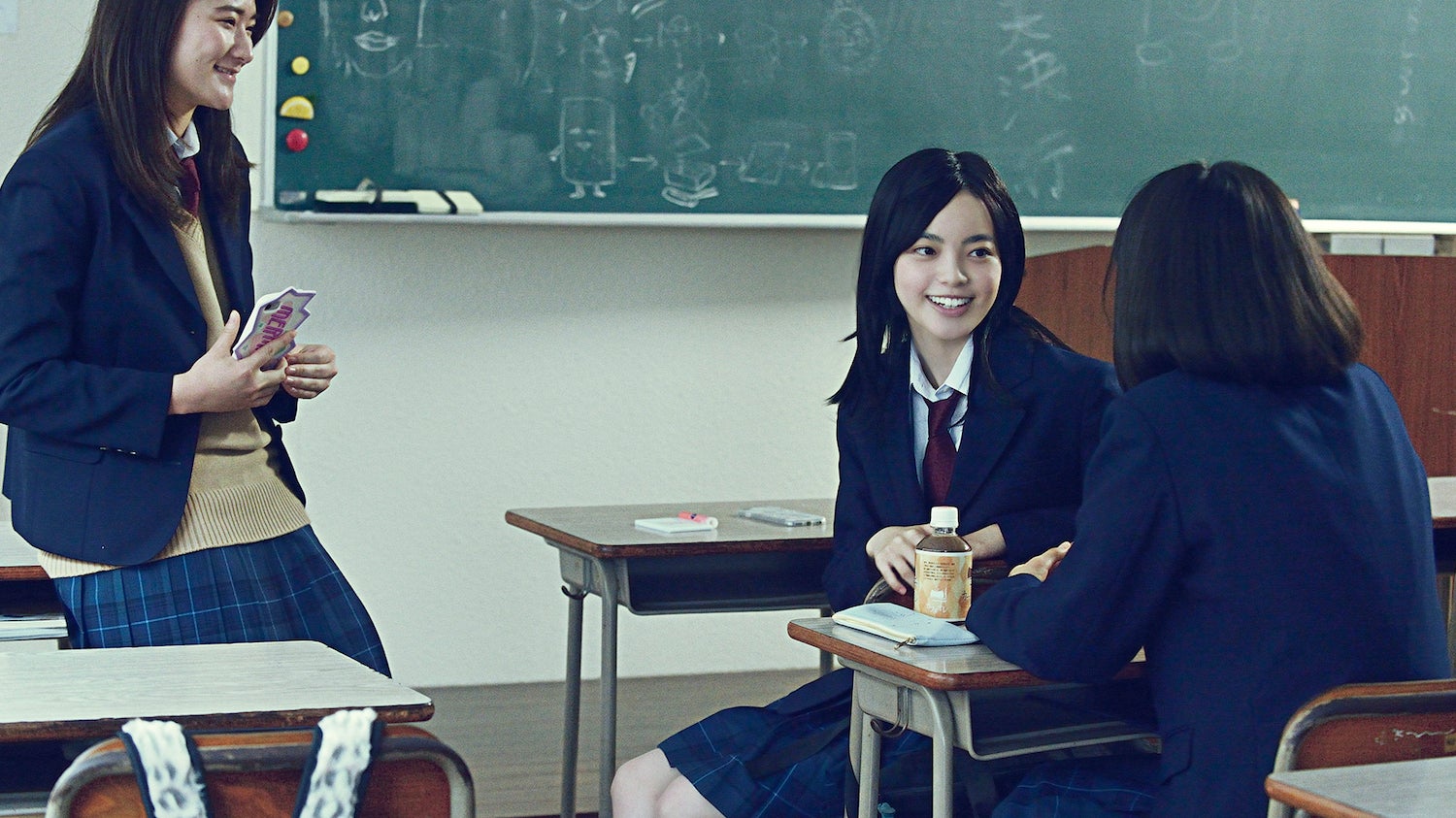 平手友梨奈の切ない笑顔 トラウマを抱え心閉ざした姿も「ザ・ファブル　殺さない殺し屋」新場面写真＆最新映像公開