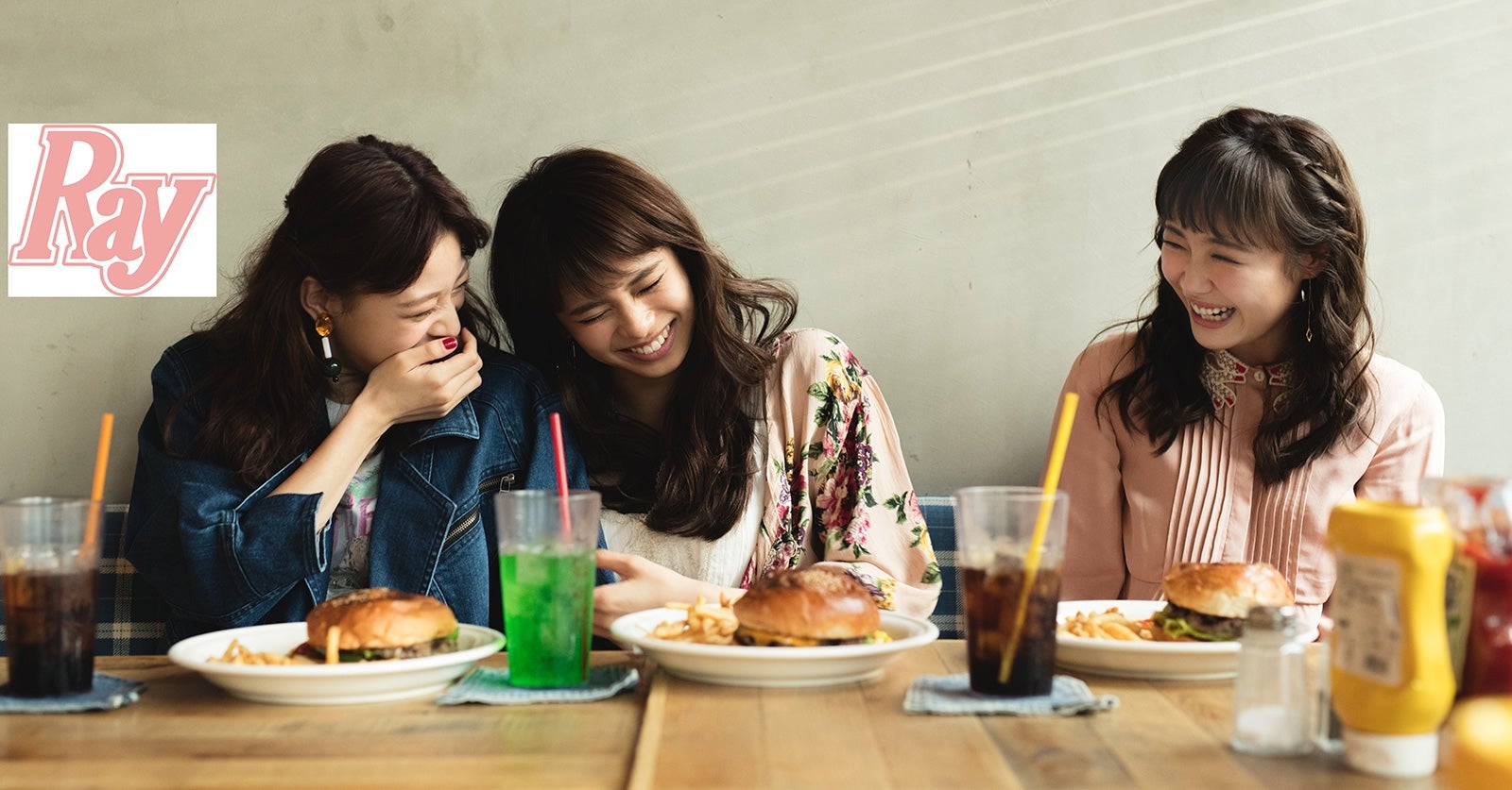 佐藤晴美が“愛される理由”とは／「Ray」10月号（画像提供：主婦の友社）