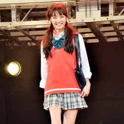 都心高校生のダンスの祭典「HighSchool DanceFesta2013」のファッションショーに出演した新川優愛
