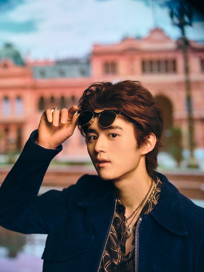 「鈴鹿央士 2024年カレンダー」(提供写真)