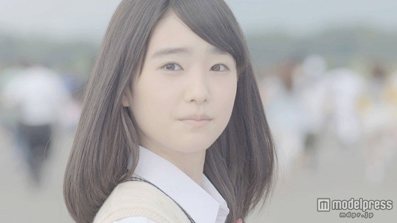 高橋ひかる／「人生は一度きり」ミュージックビデオより