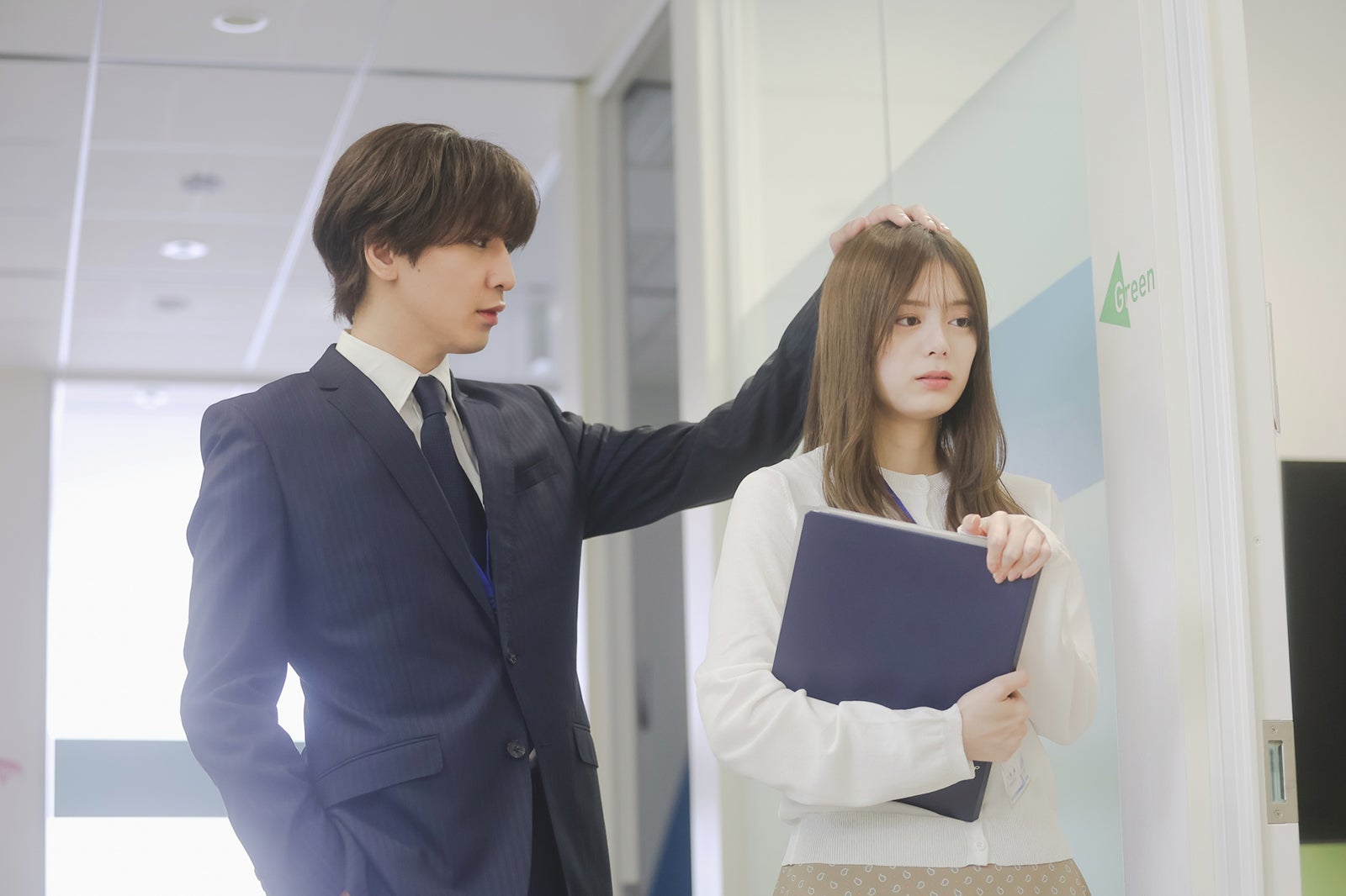 藤井流星、紺野彩夏「キスでふさいで、バレないで。」第1話（C）「キスでふさいで、バレないで。」製作委員会