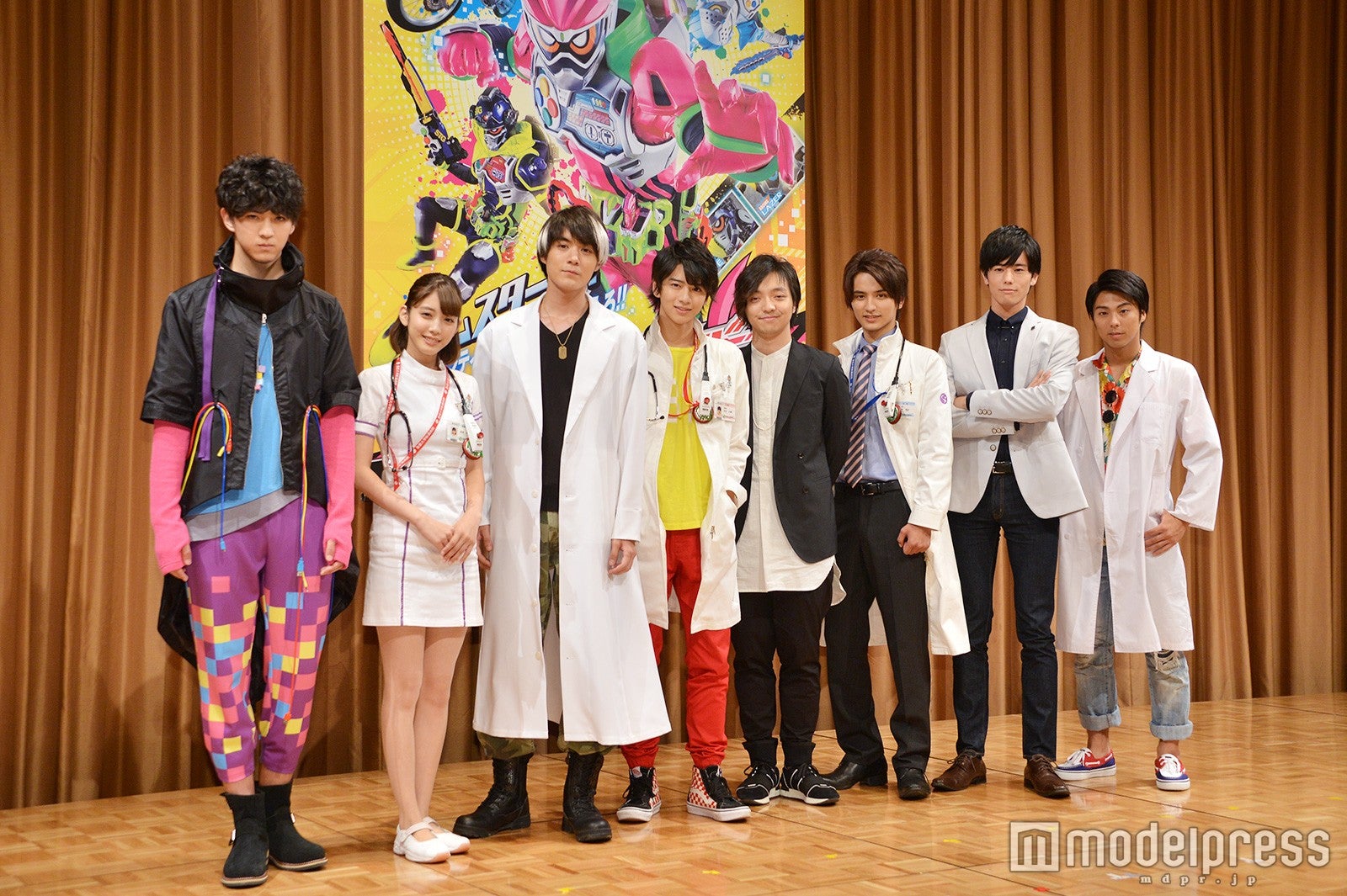 仮面ライダーエグゼイド 生写真　岩永徹也×小野塚勇人×甲斐翔真 小野塚勇人さんが初出演！ 今月は彼女の誕生日です🤯 楽しみに