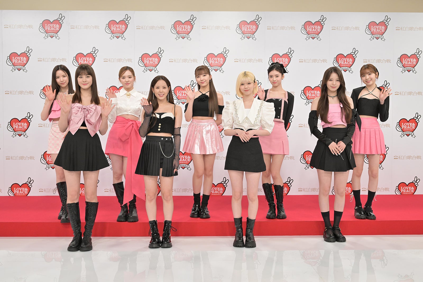 NiziU／（後列左から）マヤ、リオ、マユカ、リマ、ミイヒ（前列左から）ニナ、マコ、リク、アヤカ（C）NHK