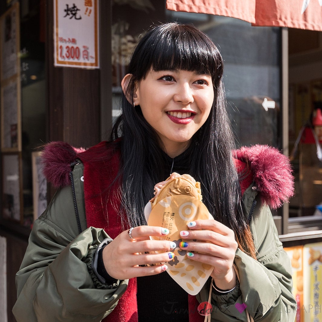 たい焼きをパクリ（写真提供：MBS）