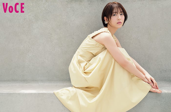 浜辺美波、“待ち切れない”今年の夏の計画は？カラーワンピ×夏メイクで爽やかな姿披露