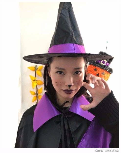 戸田恵梨香の“ネコ魔女”コスプレが悶絶必至「これは反則」「美しすぎて息止まるかと」