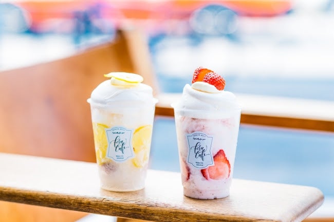 「苺みるくパブロバかき氷」「れもんパブロバかき氷」／画像提供：フォルスタイル