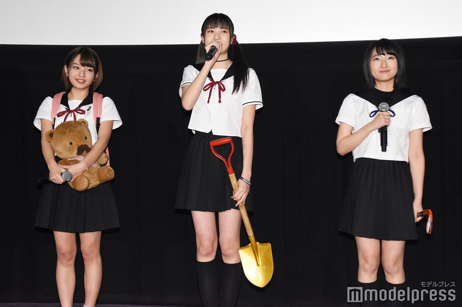 （左から）長月翠、阿部菜々美、清原梨央 （C）モデルプレス