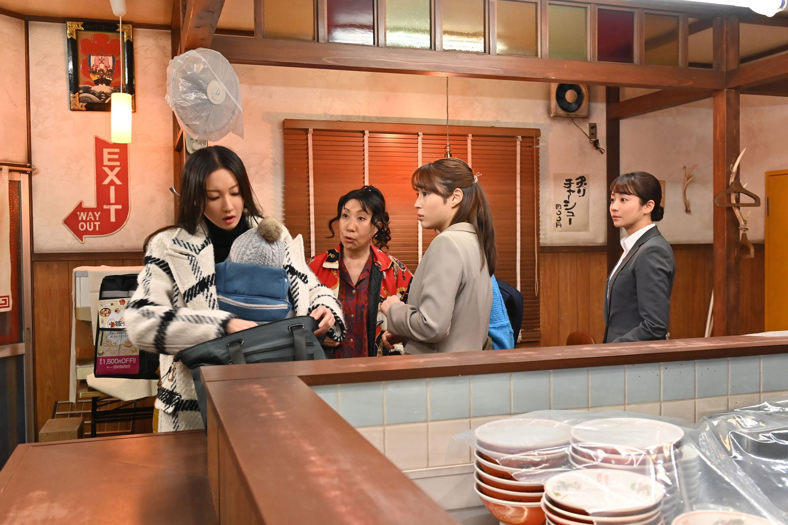 （左から）菜々緒、室井滋、広瀬アリス、木村文乃（C）テレビ朝日