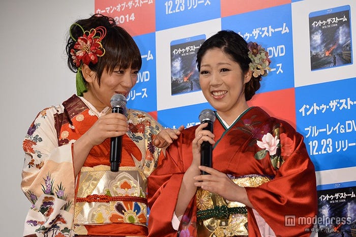 日本エレキテル連合(左から:橋本小雪、中野聡子)