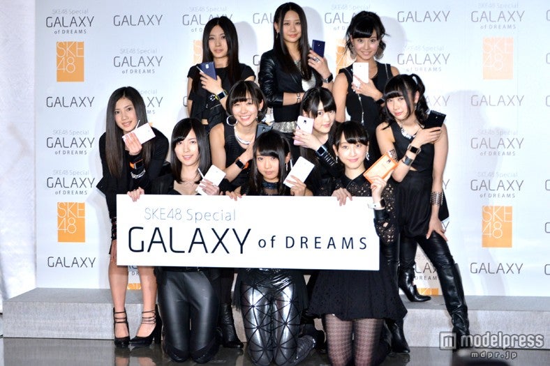 SKE48 （前列左から）松井珠理奈、木﨑ゆりあ、松井玲奈（中列左から）北川綾巴、須田亜香里、木本花音、高柳明音（後列左から）古川愛李、古畑奈和、柴田阿弥