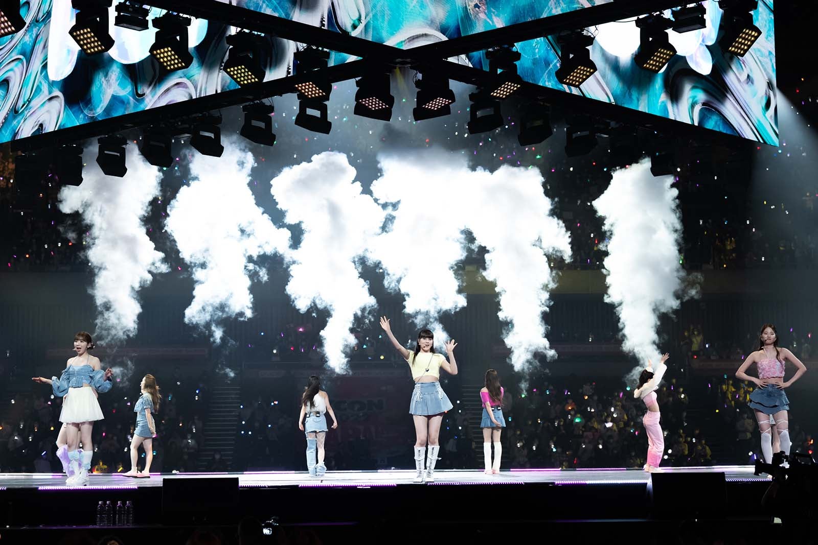 NiziU（C）CJ ENM Co., Ltd, All Rights Reserved