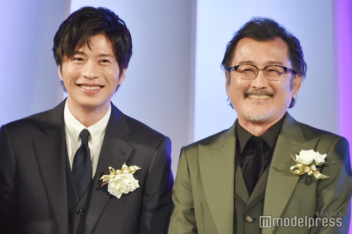 田中圭・吉田鋼太郎(C)モデルプレス