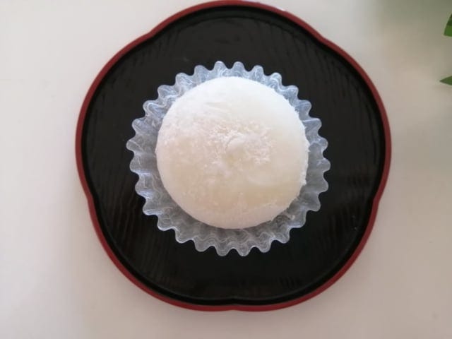 《セブンイレブン》レアチーズ大福上から