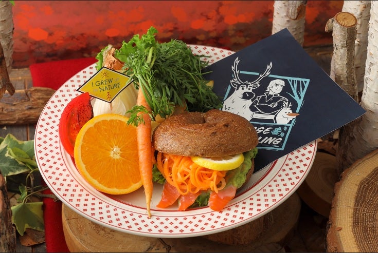 ＜クリストフ＆スヴェン＞仲良し冒険仲間のベーグルサンド　2,190円（C）Disney