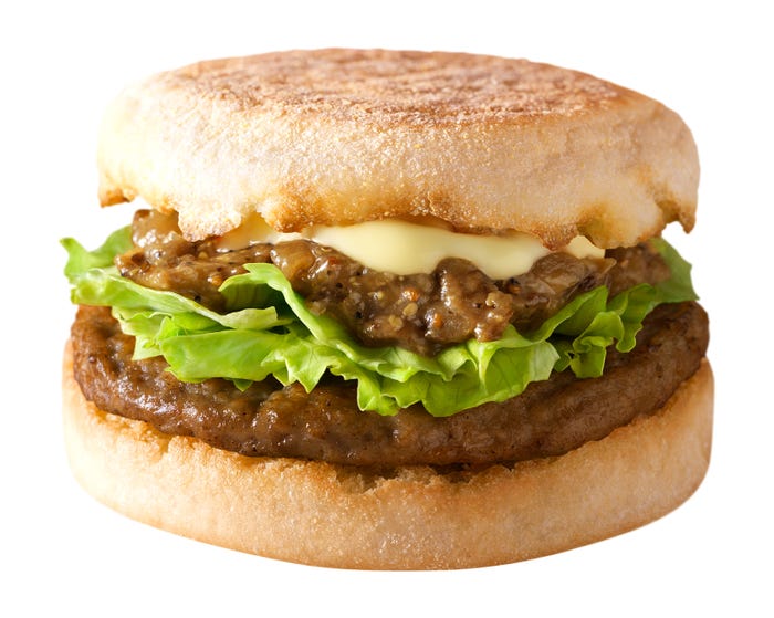 【朝マック限定】N.Y. ソーセージ ペッパー&ビーフソテーマフィン(提供写真)