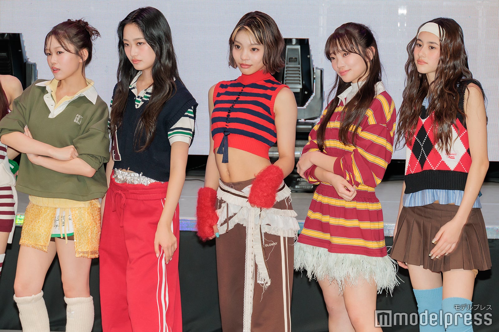 YUNA、KOHARU、MOMO、MYU.S、MANON（C）モデルプレス