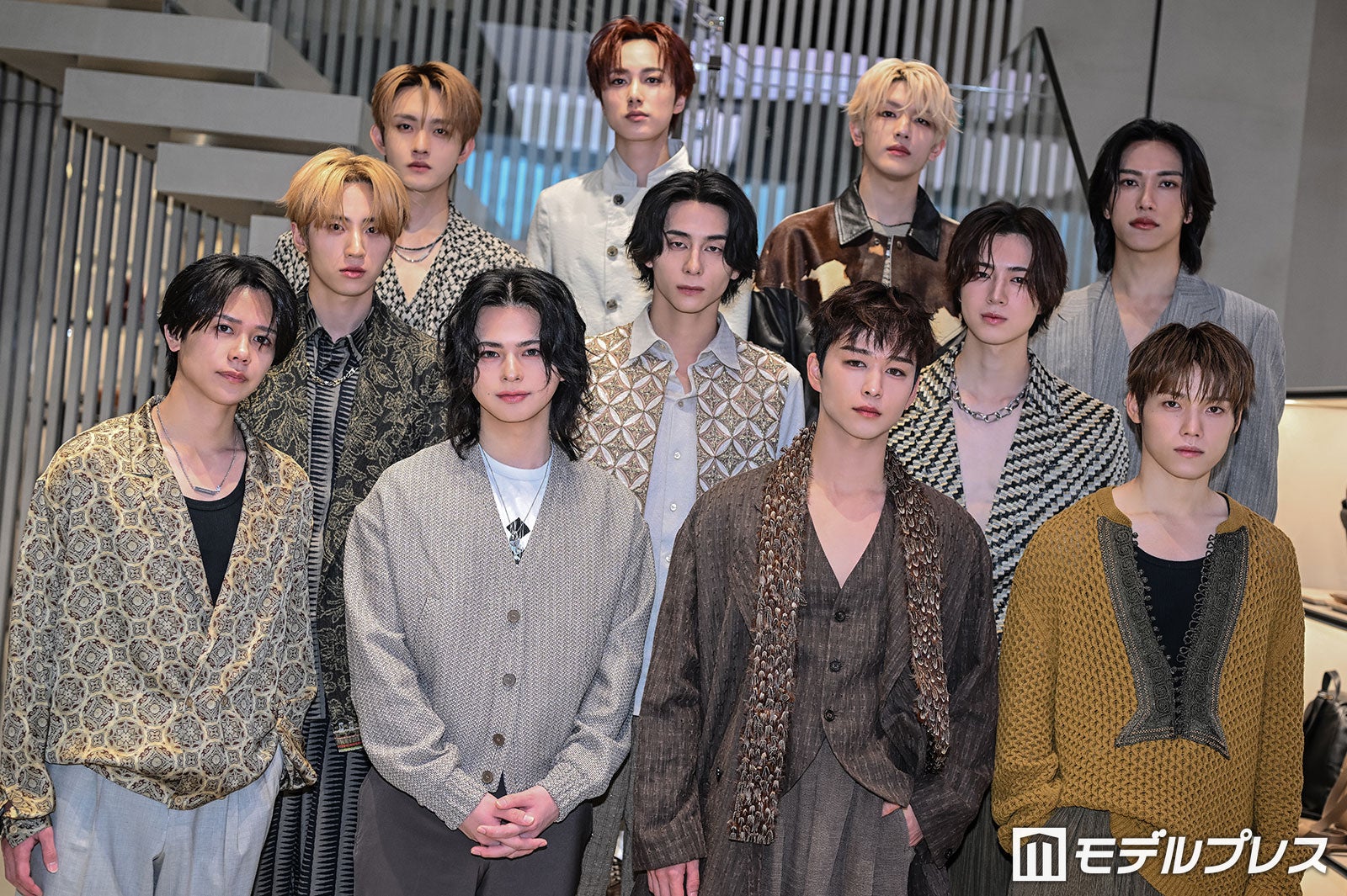 INI（上段左から）田島将吾、尾崎匠海、高塚大夢（中段左から）許豊凡、西洸人、佐野雄大、池崎理人（下段左から）藤牧京介、松田迅、後藤威尊、木村柾哉（C）モデルプレス