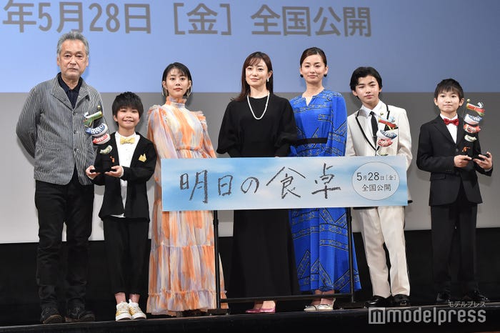 (左から)瀬々敬久監督、阿久津慶人、高畑充希、菅野美穂、尾野真千子、柴崎楓雅、外川燎 (C)モデルプレス