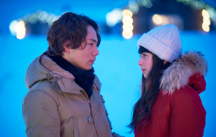 登坂広臣、中条あやみ(C)2019映画「雪の華」製作委員会