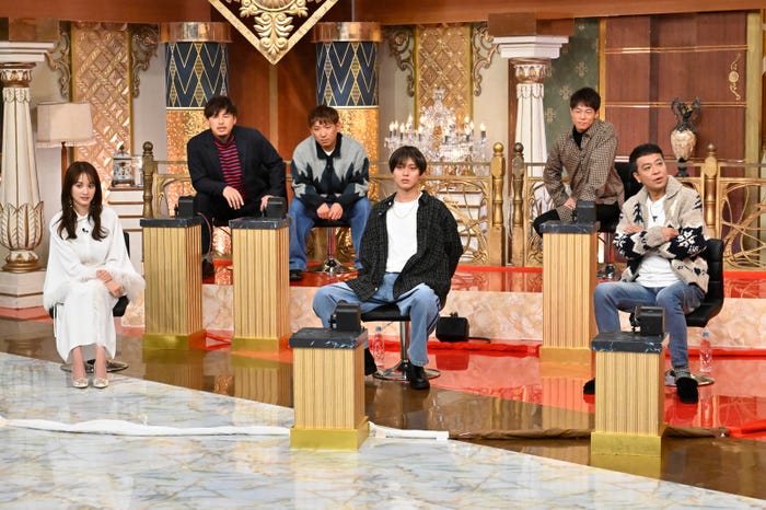 (後列左から)アルコ&ピース、陣内智則/(前列左から)谷まりあ、永瀬廉、中山秀征(C)日本テレビ