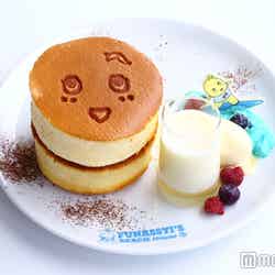 ヒャッハー!梨汁ぶしゃーパンケーキ税込1,300円/画像提供:「ふなっしーBeach house」広報事務局