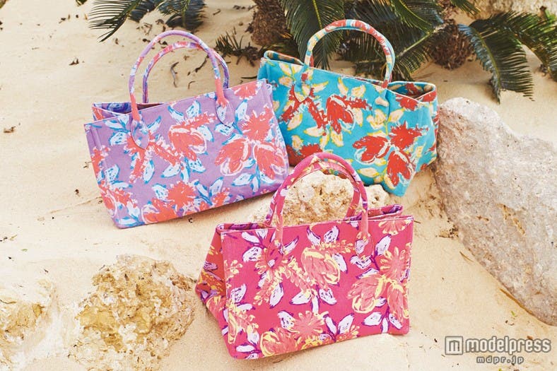 リゾート感満点なBAGは海やプールで大活躍