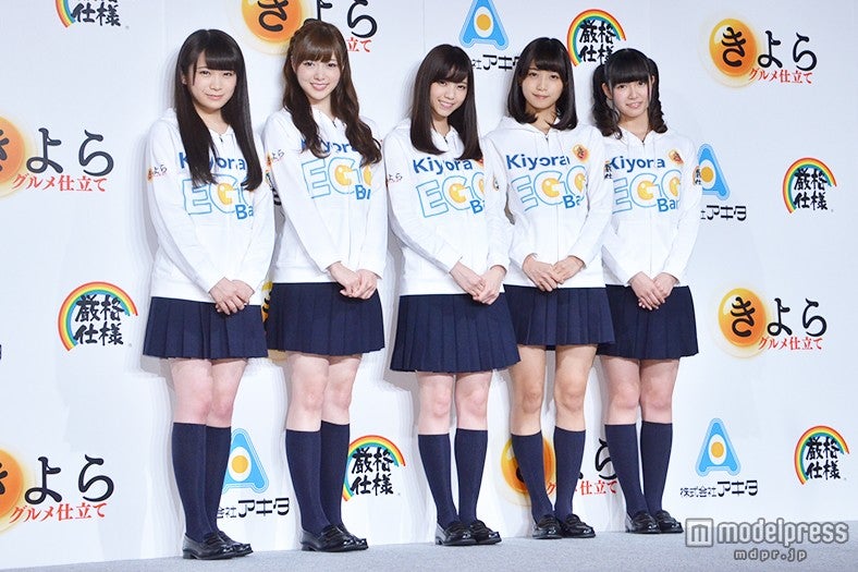 【左から】秋元真夏、白石麻衣、西野七瀬、深川麻衣、中元日芽香