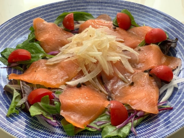 成城石井　スモークサーモンスライス　カルパッチョ