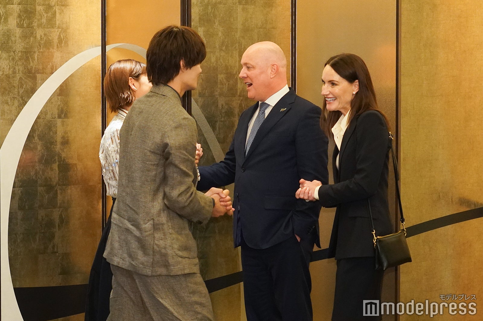 佐野勇斗、クリストファー・ラクソン ニュージーランド首相、アマンダ・ラクソン首相夫人（C）モデルプレス