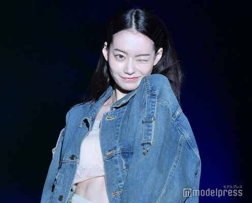 なこなこカップル・なごみ、美ウエスト&デコルテ光るデニムコーデ ウィンクにドキッ<超十代 -ULTRA TEENS FES-2023@TOKYO>