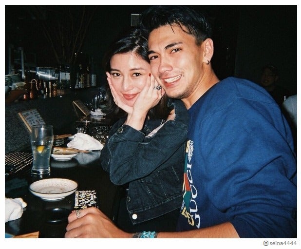 テラハ島袋聖南、恋人・石倉ノアのバースデー祝福「愛してます」 ラブラブショットに反響