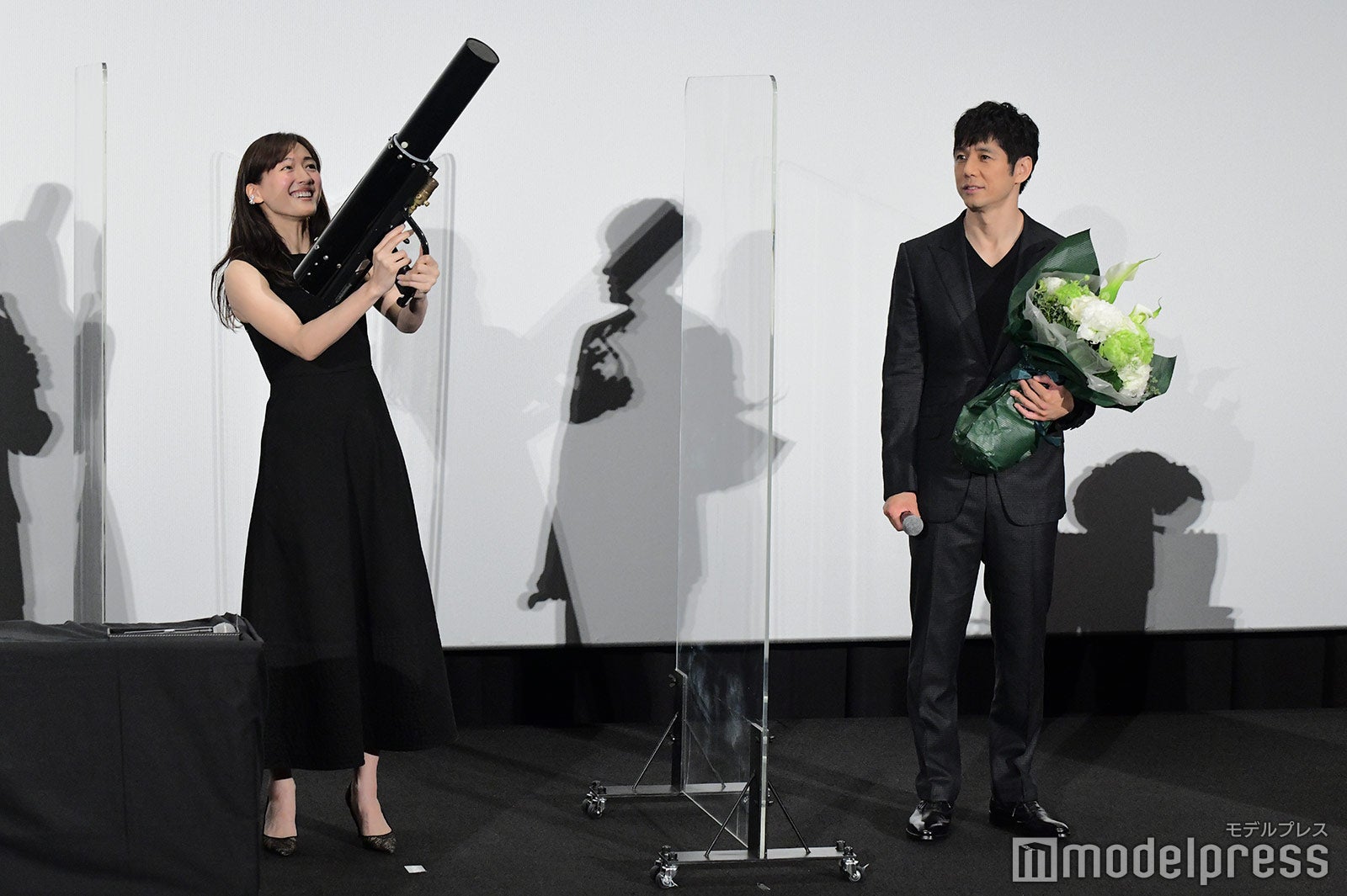 綾瀬はるか、西島秀俊 （C）モデルプレス