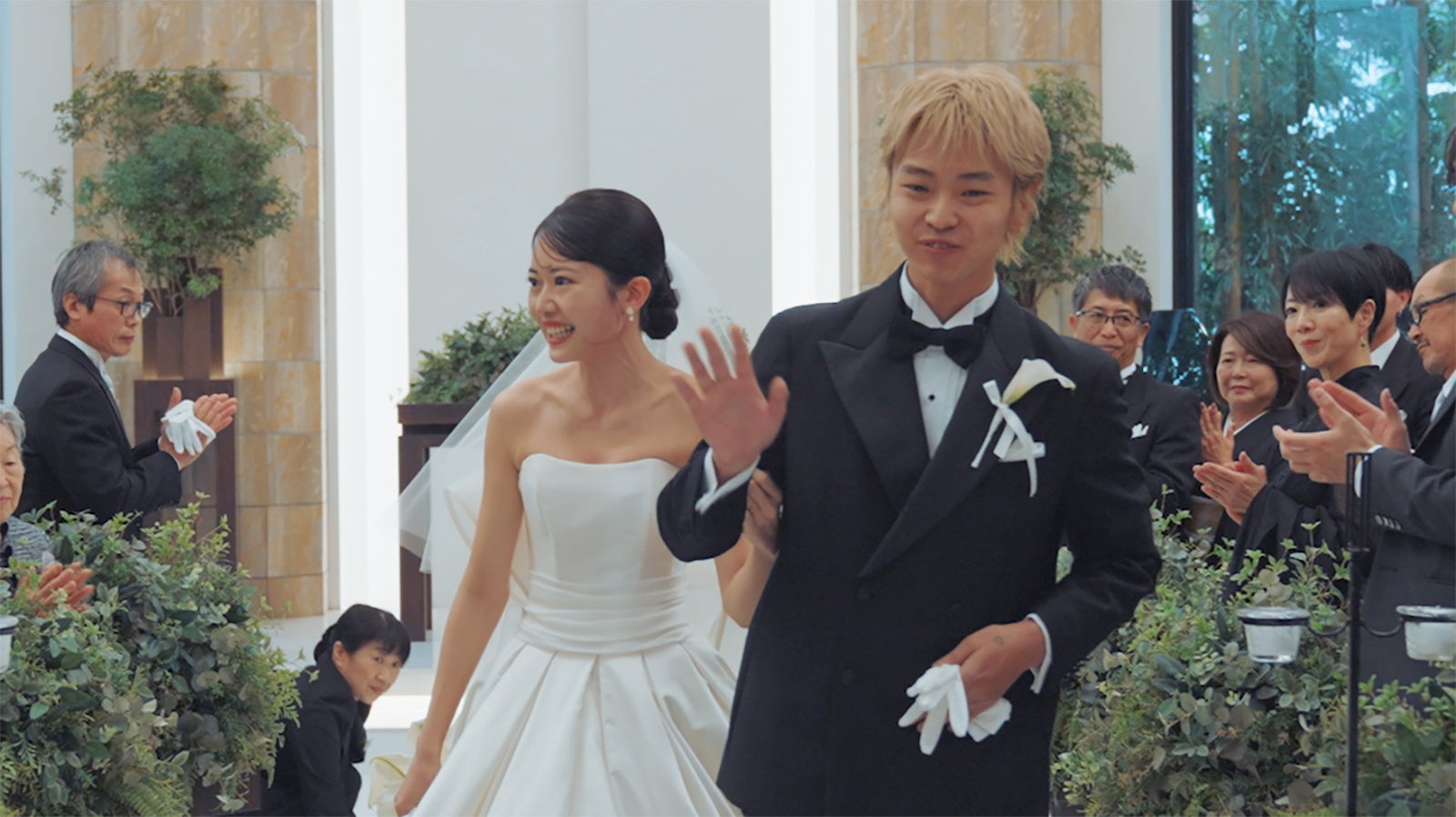 恋リアで話題・あみ＆こうへい、感動の結婚式の様子公開 共演メンバーから祝福・涙のシーンも