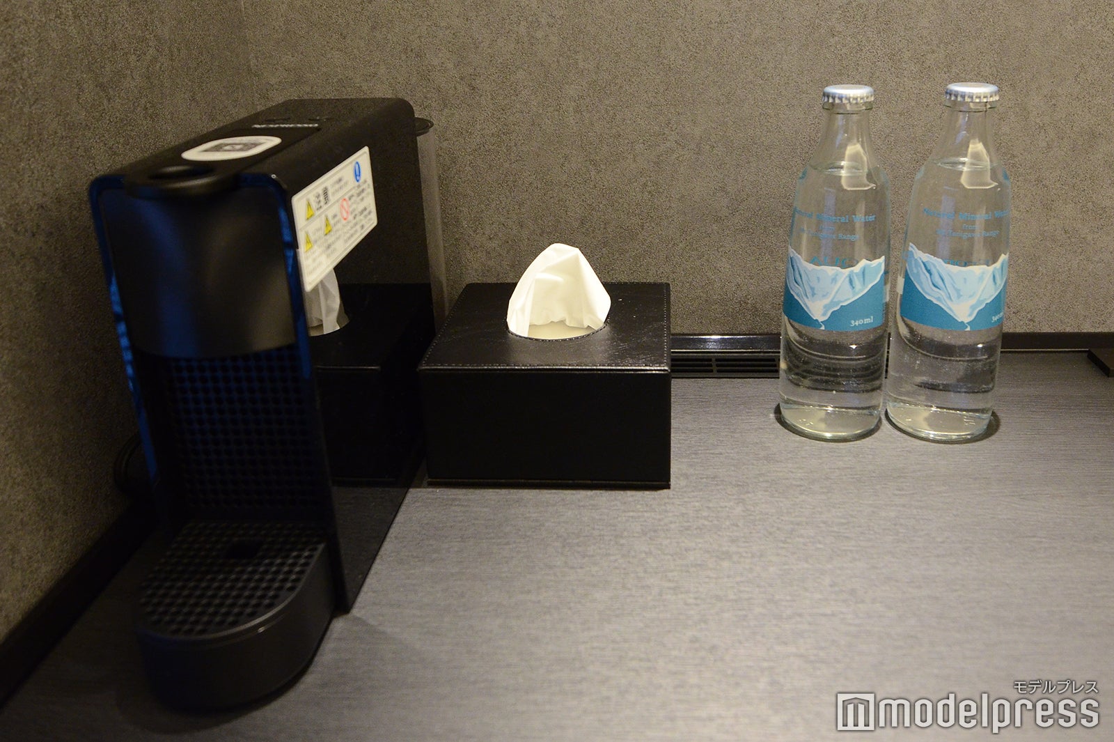 ミネラルウォーター、コーヒー・紅茶は無料／メルキュール東京羽田エアポート（C）モデルプレス